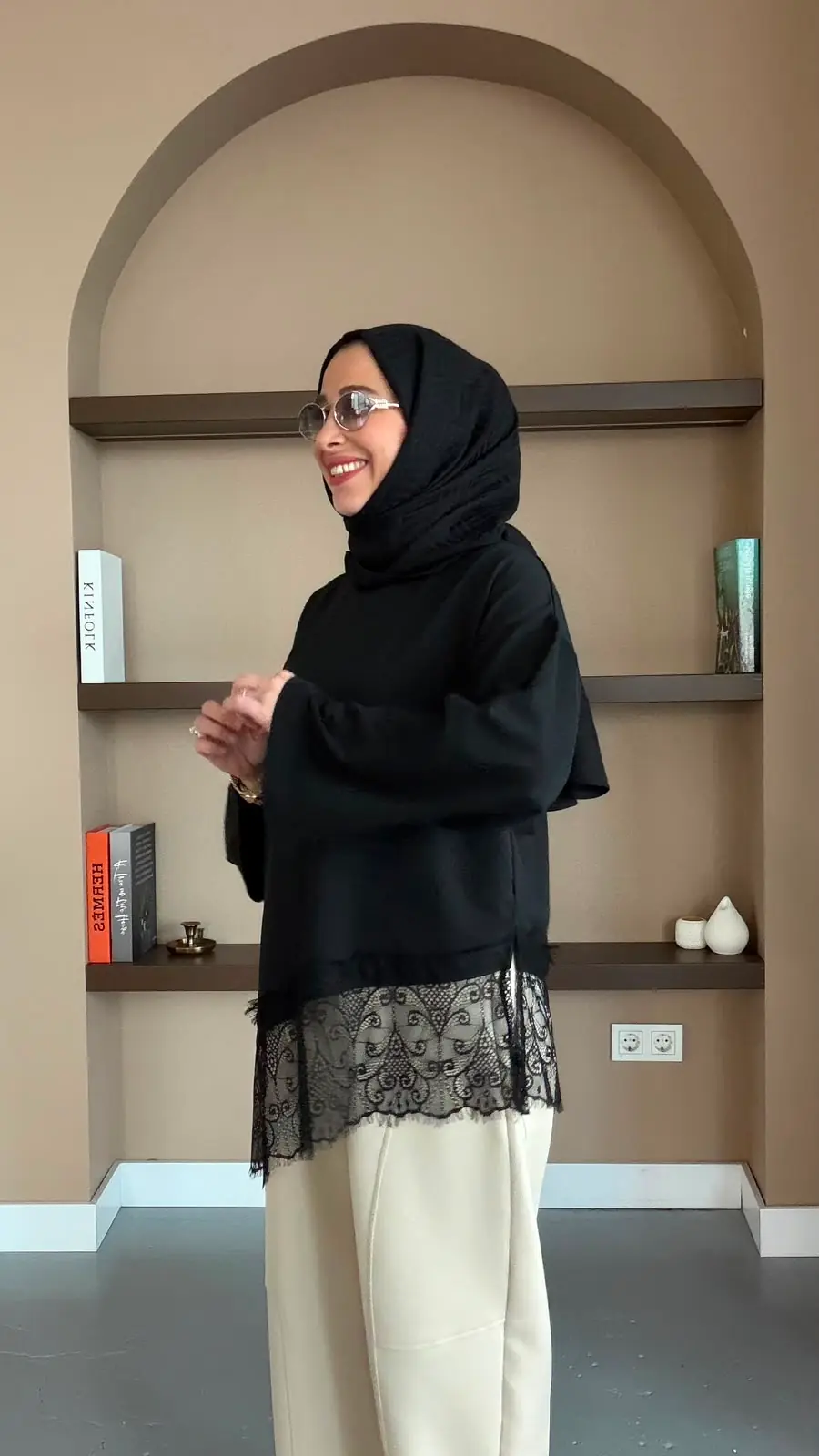 TALU DANTEL SWEAT - SİYAH