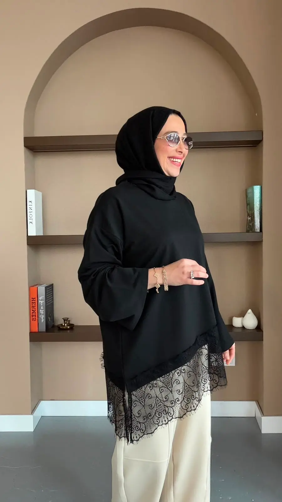 TALU DANTEL SWEAT - SİYAH