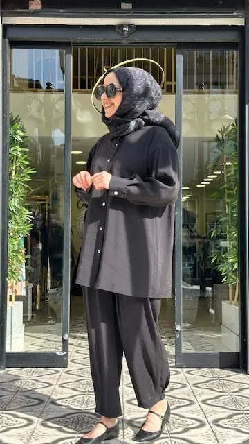 SİYAH
